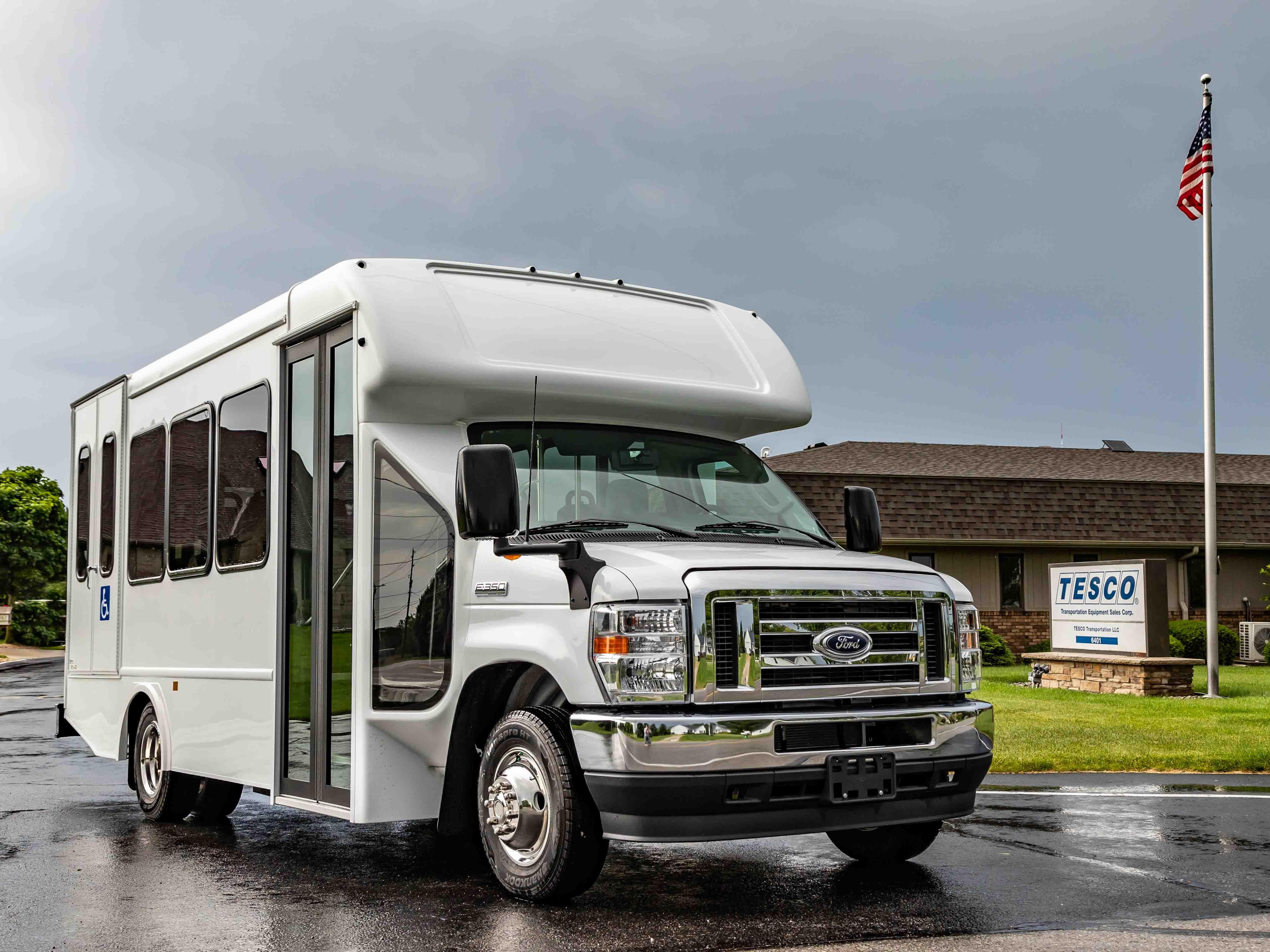2025 Turtle Top Terra Transit Ford 8 Passenger and 4 Wheelchair Shuttle ...